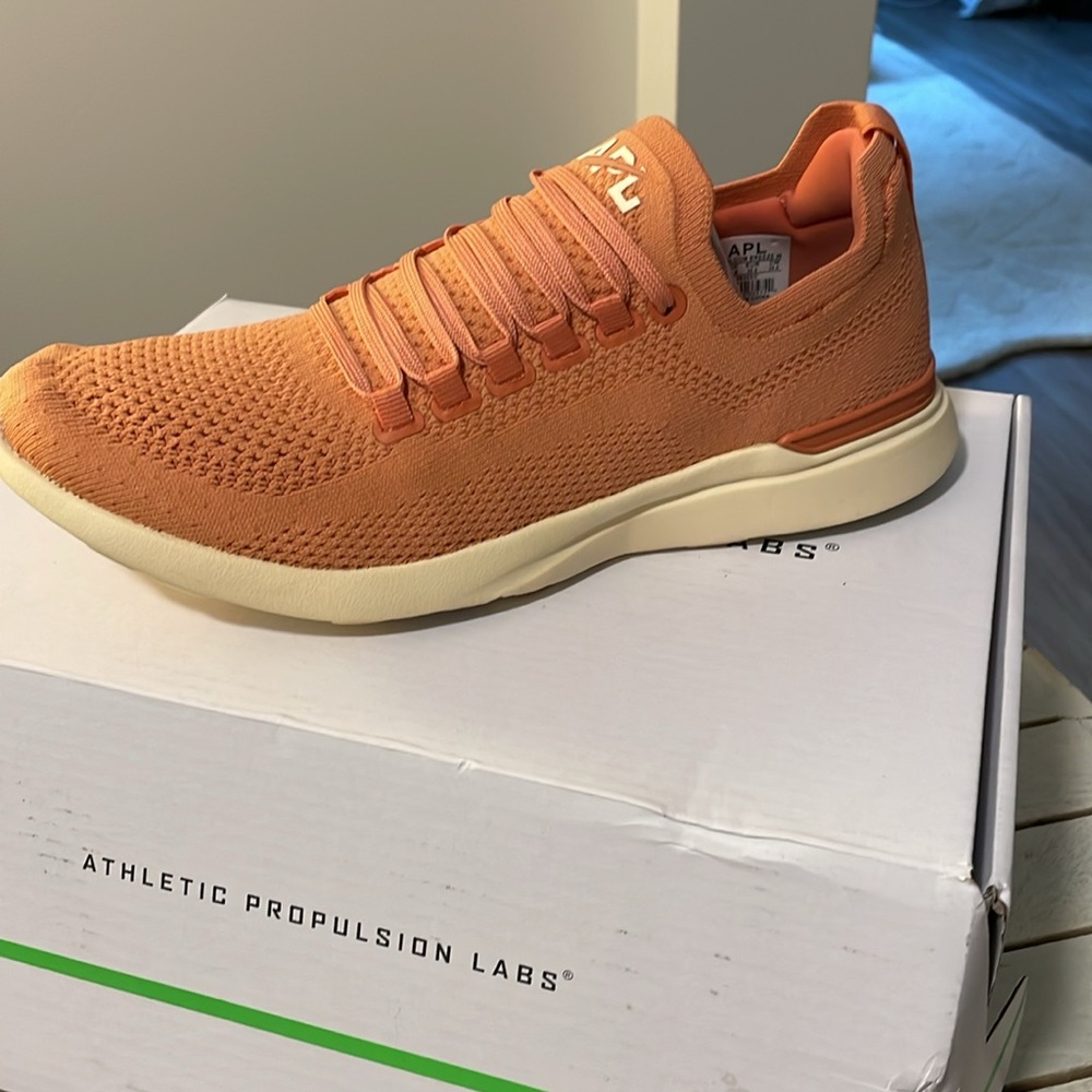 APL Women's Techloom Breeze Terracotta/Vanilla Sneakers Athletic Shoe‎ 8